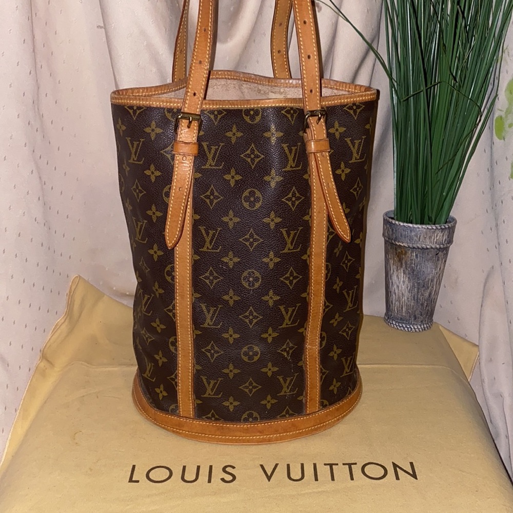 Louis Vuitton Vintage Bucket GM - Picture 2 of 12